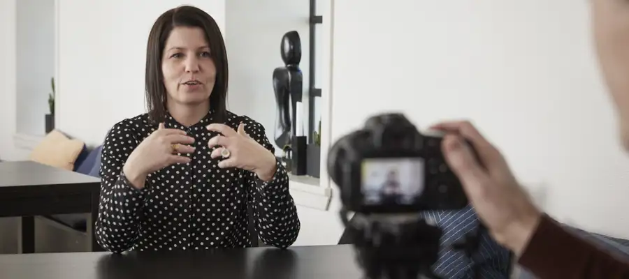 Fortæl det med film